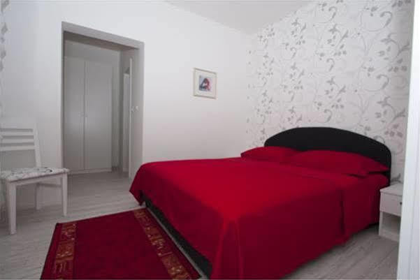 Guest House Burin Mlini Exterior photo