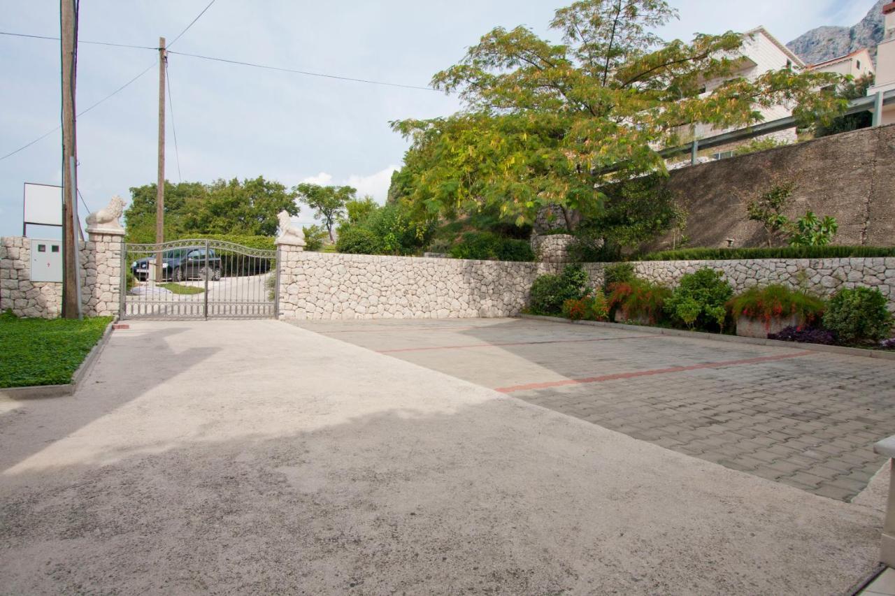 Guest House Burin Mlini Exterior photo